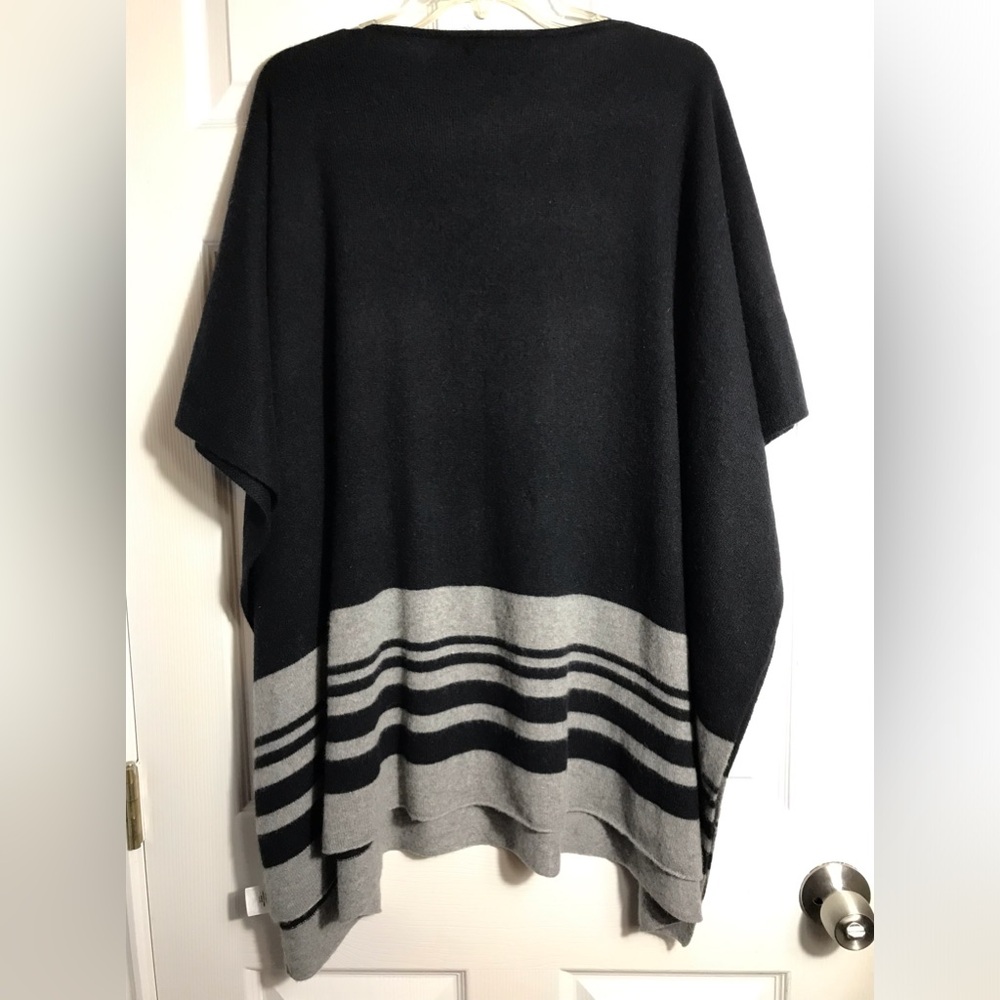 Halogen 100% Cashmere Black & Gray Striped Sweater Poncho One Size - Picture 3 of 5
